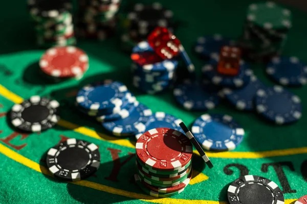 mekar99 slot mobile app interface showing slot games and payment options